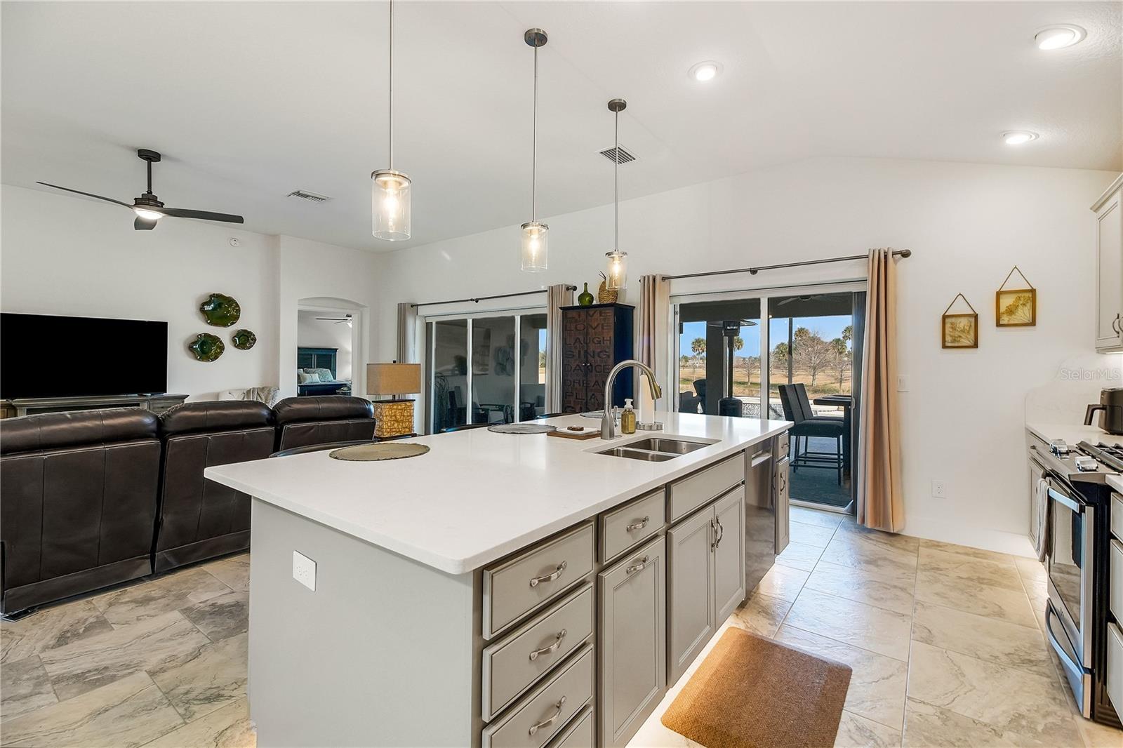 Image 19 of 55 For 2144 Biller Circle