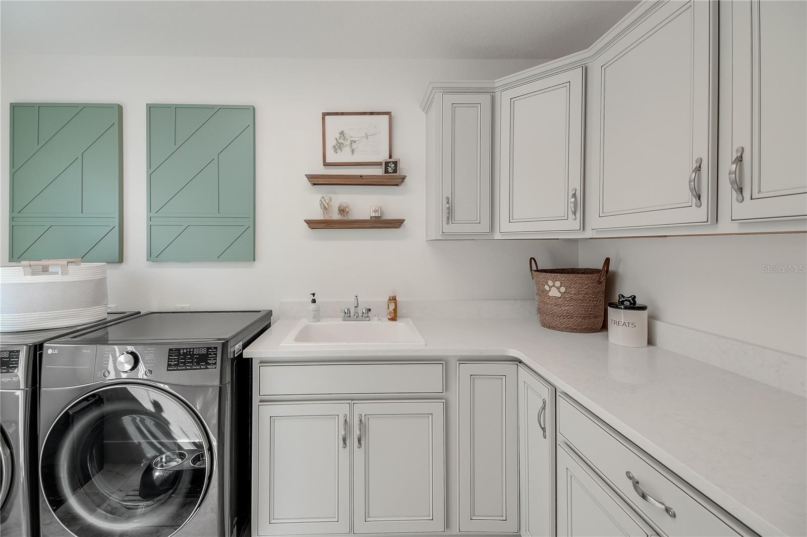 Image 24 of 55 For 2144 Biller Circle