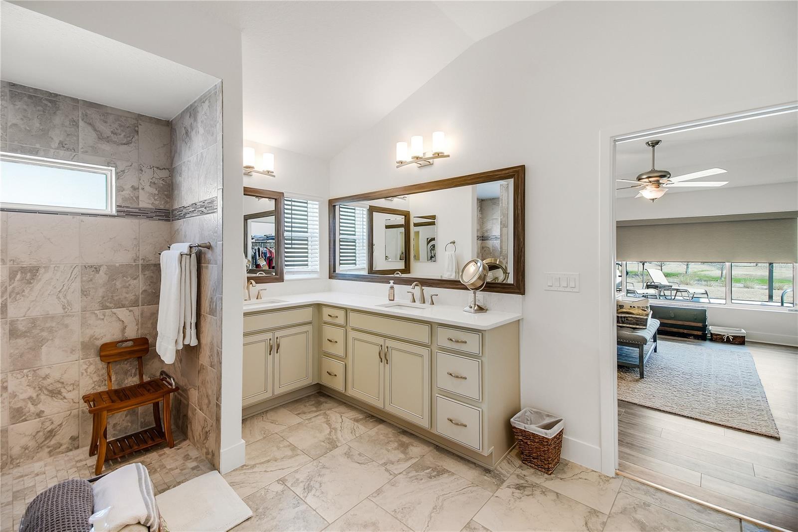 Image 34 of 55 For 2144 Biller Circle