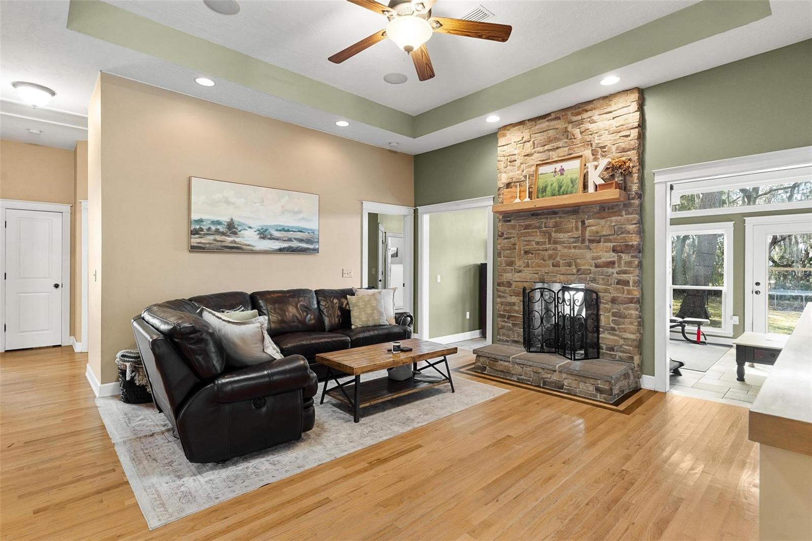 Image 11 of 54 For 10616 Poe Street