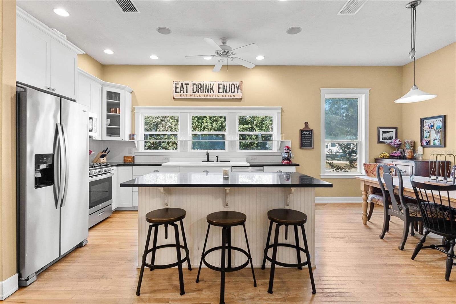 Image 16 of 54 For 10616 Poe Street