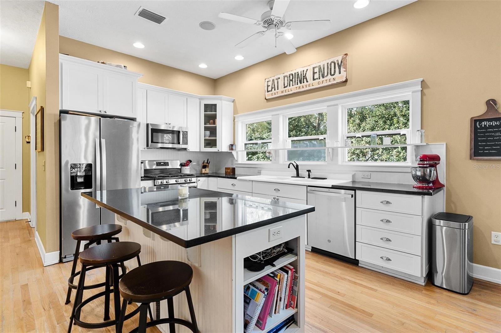 Image 18 of 54 For 10616 Poe Street