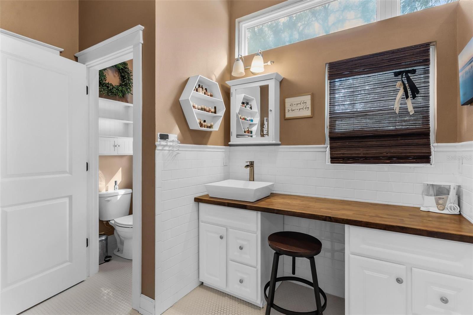 Image 33 of 54 For 10616 Poe Street