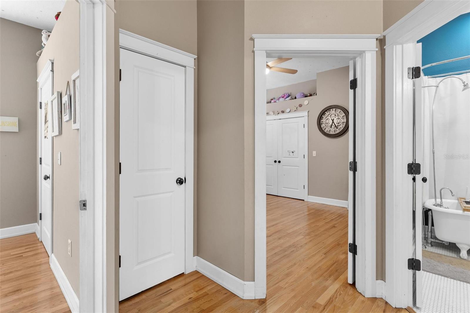 Image 37 of 54 For 10616 Poe Street