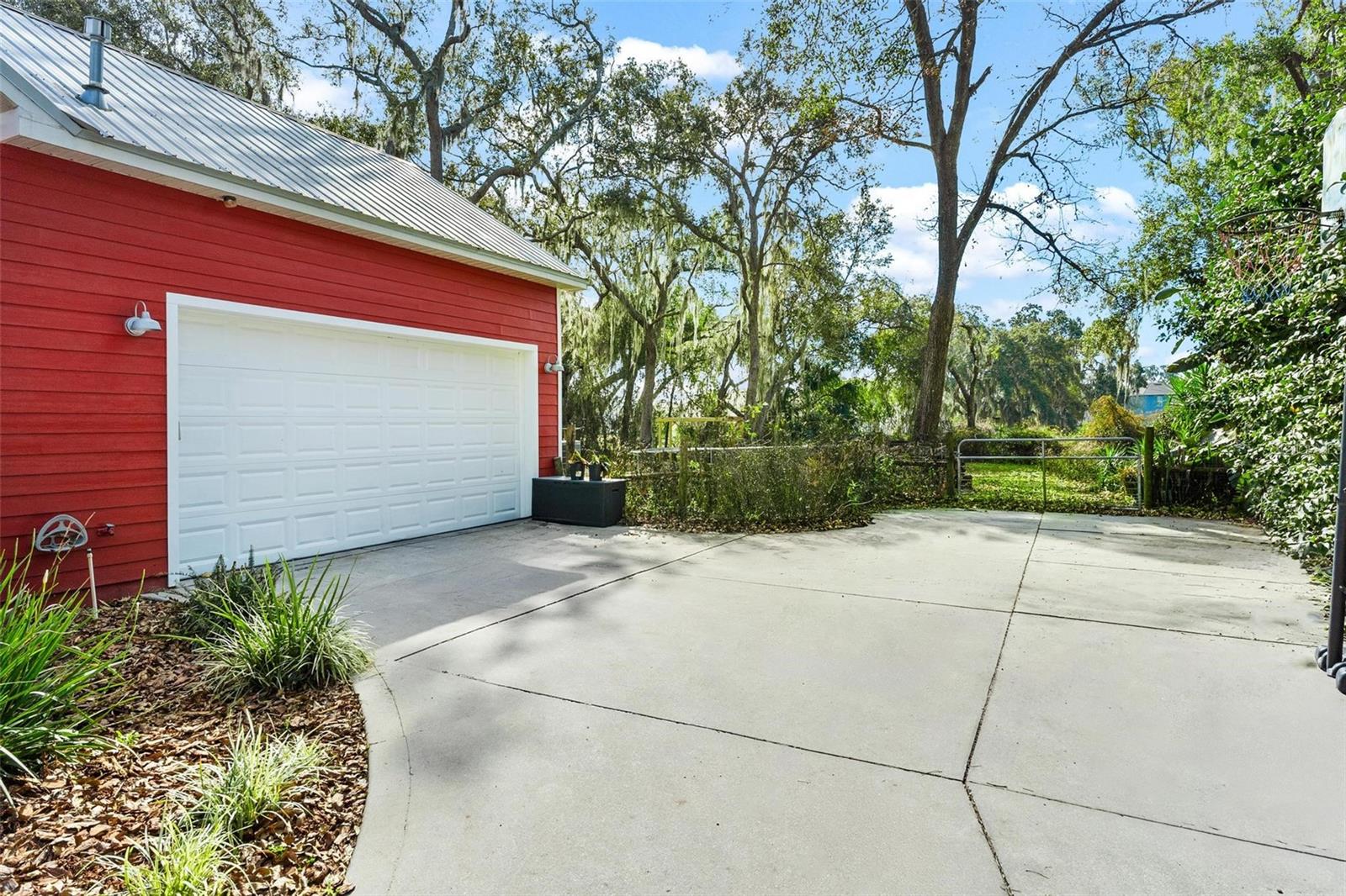 Image 6 of 54 For 10616 Poe Street