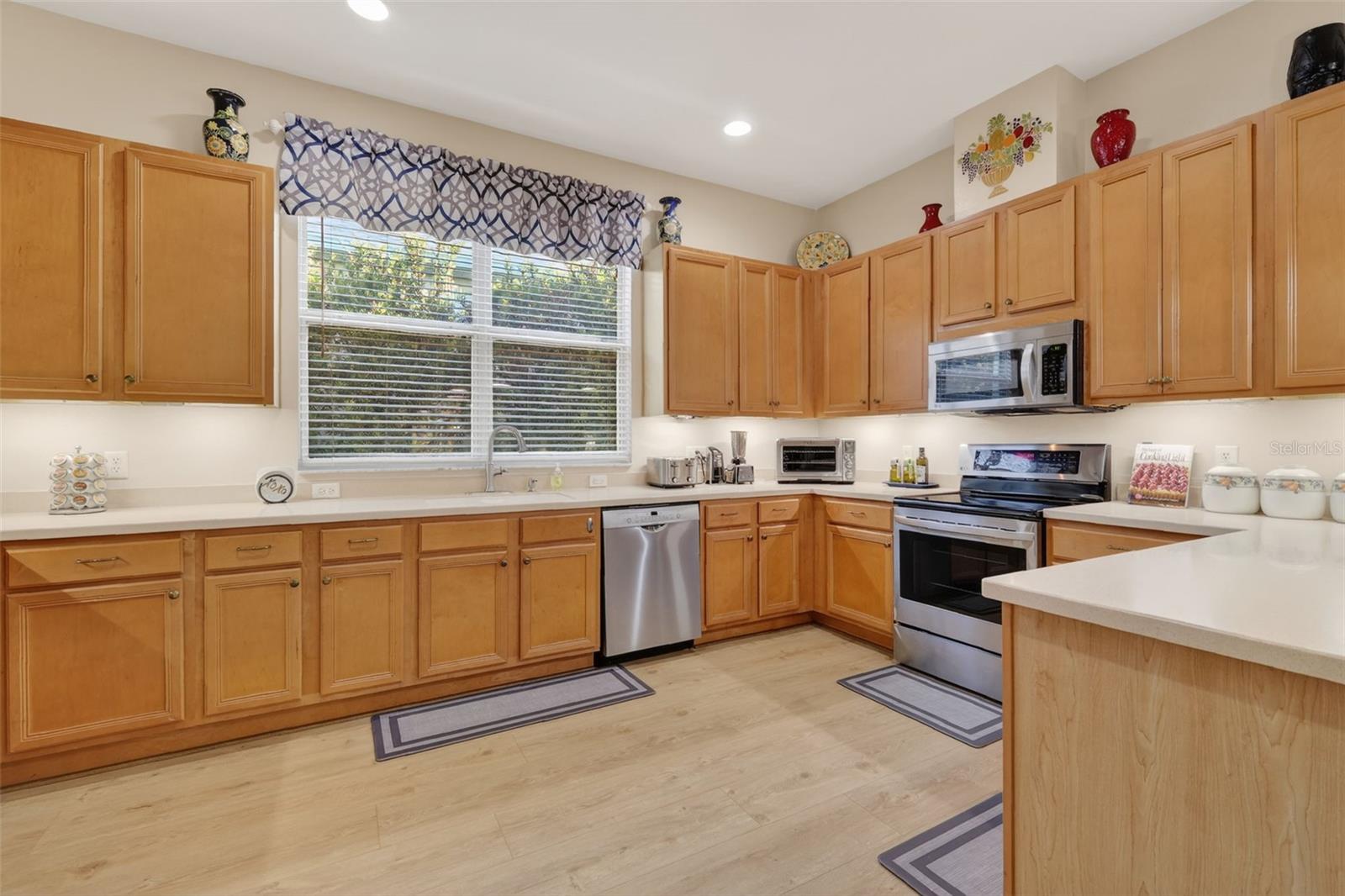 Image 18 of 56 For 25517 Laurel Valley Road