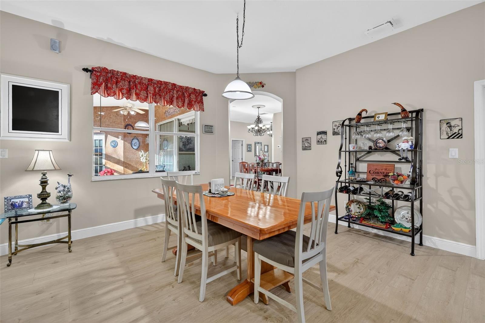 Image 19 of 56 For 25517 Laurel Valley Road