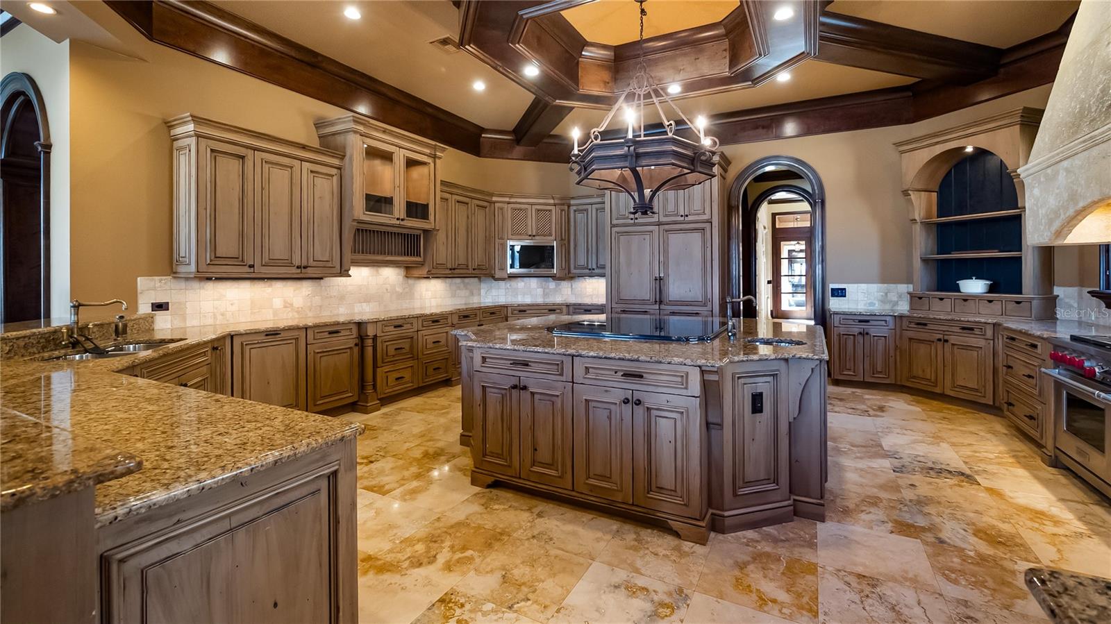 Image 11 of 47 For 16619 Arezo Court