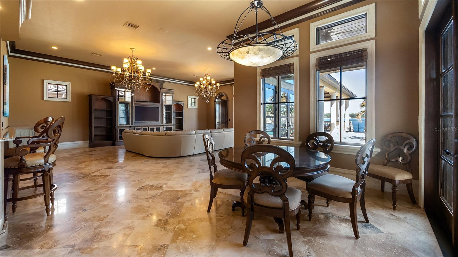 Image 14 of 47 For 16619 Arezo Court