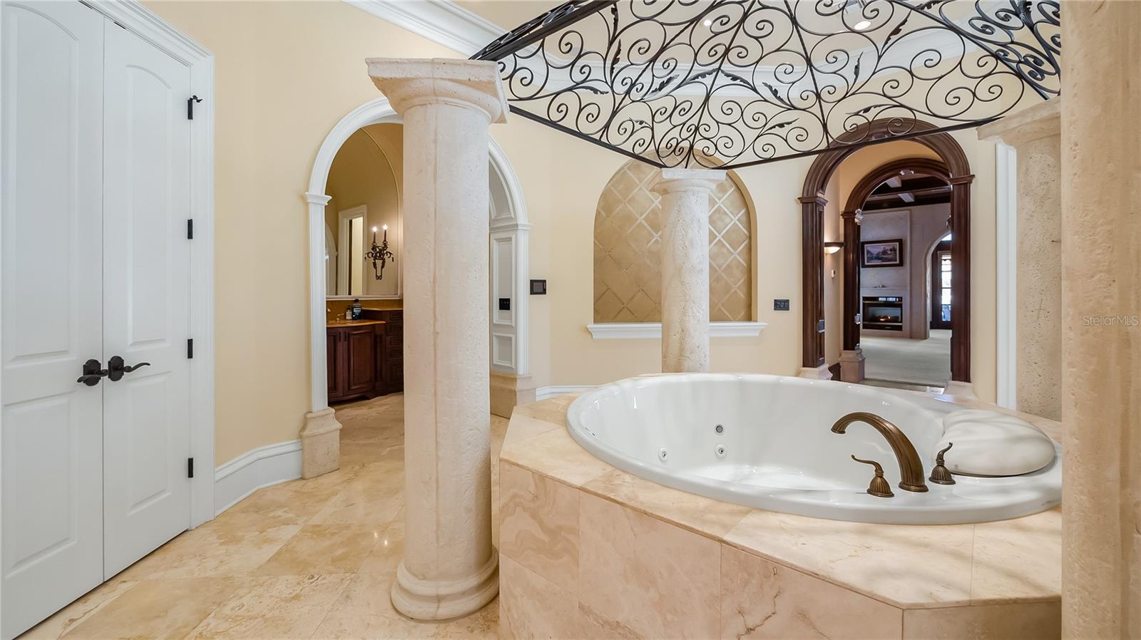 Image 21 of 47 For 16619 Arezo Court