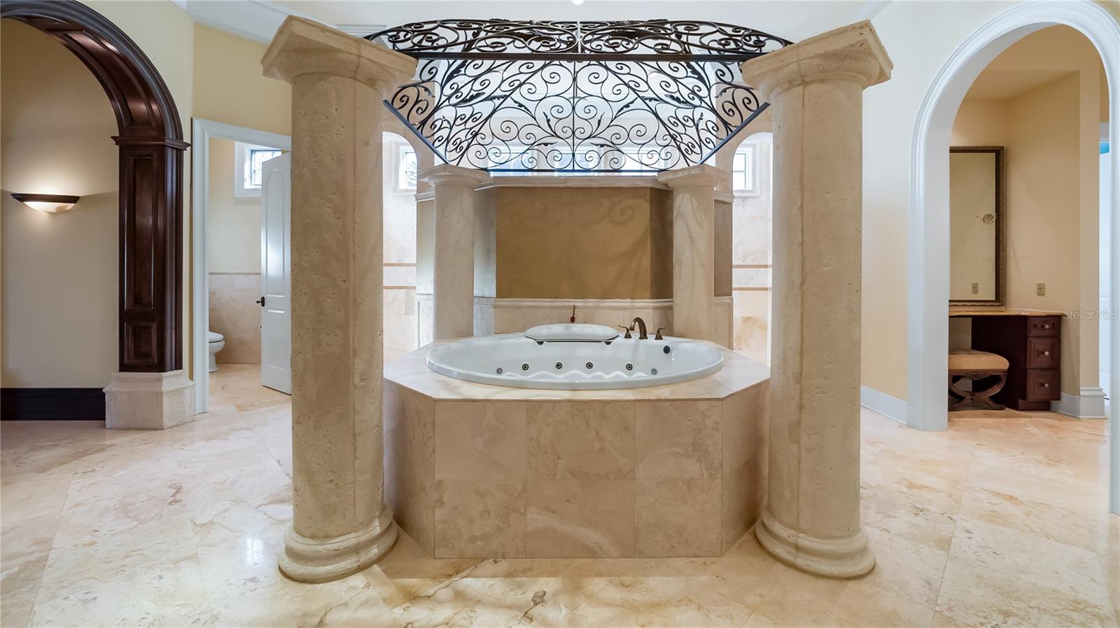 Image 22 of 47 For 16619 Arezo Court