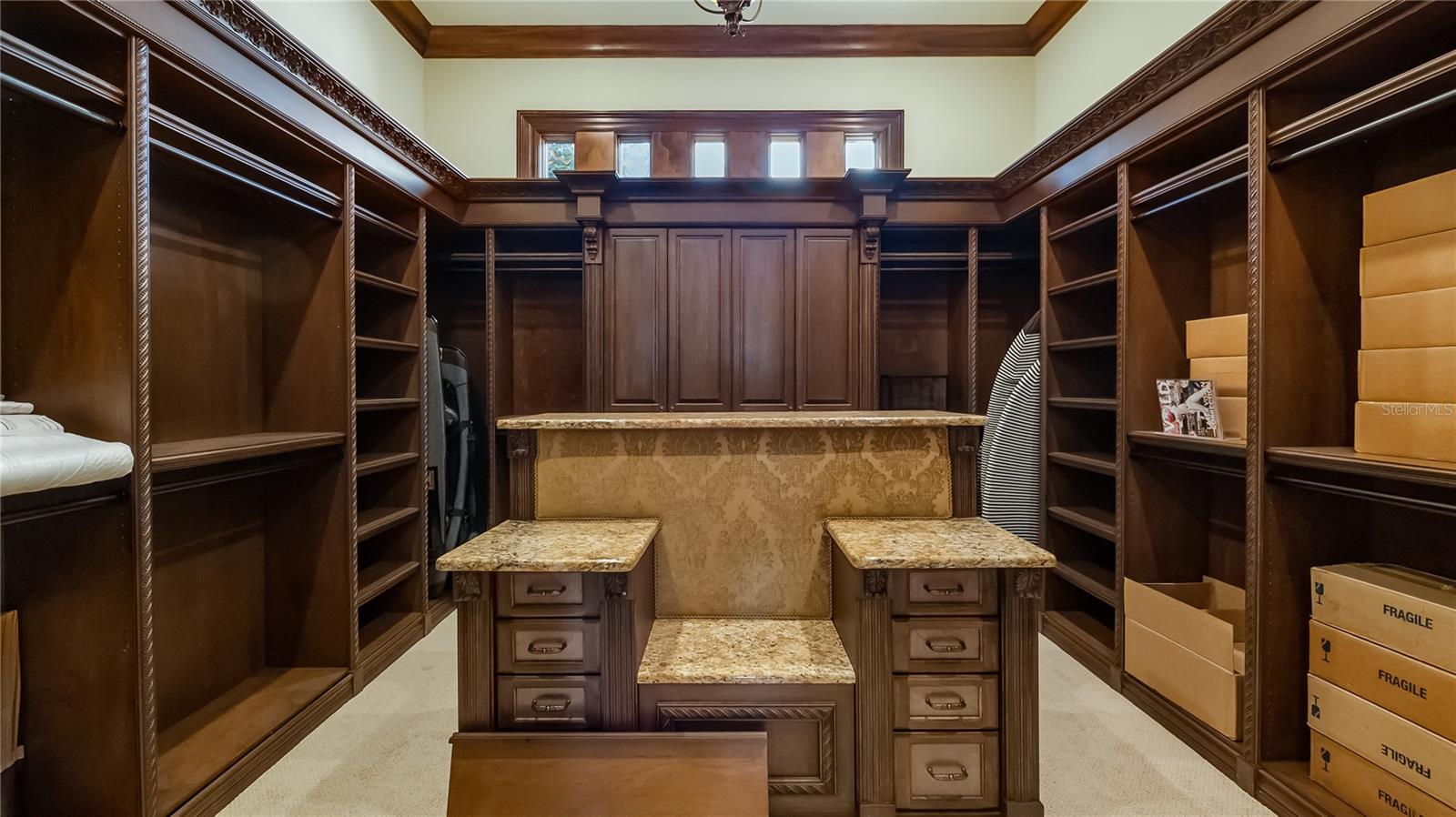 Image 28 of 47 For 16619 Arezo Court