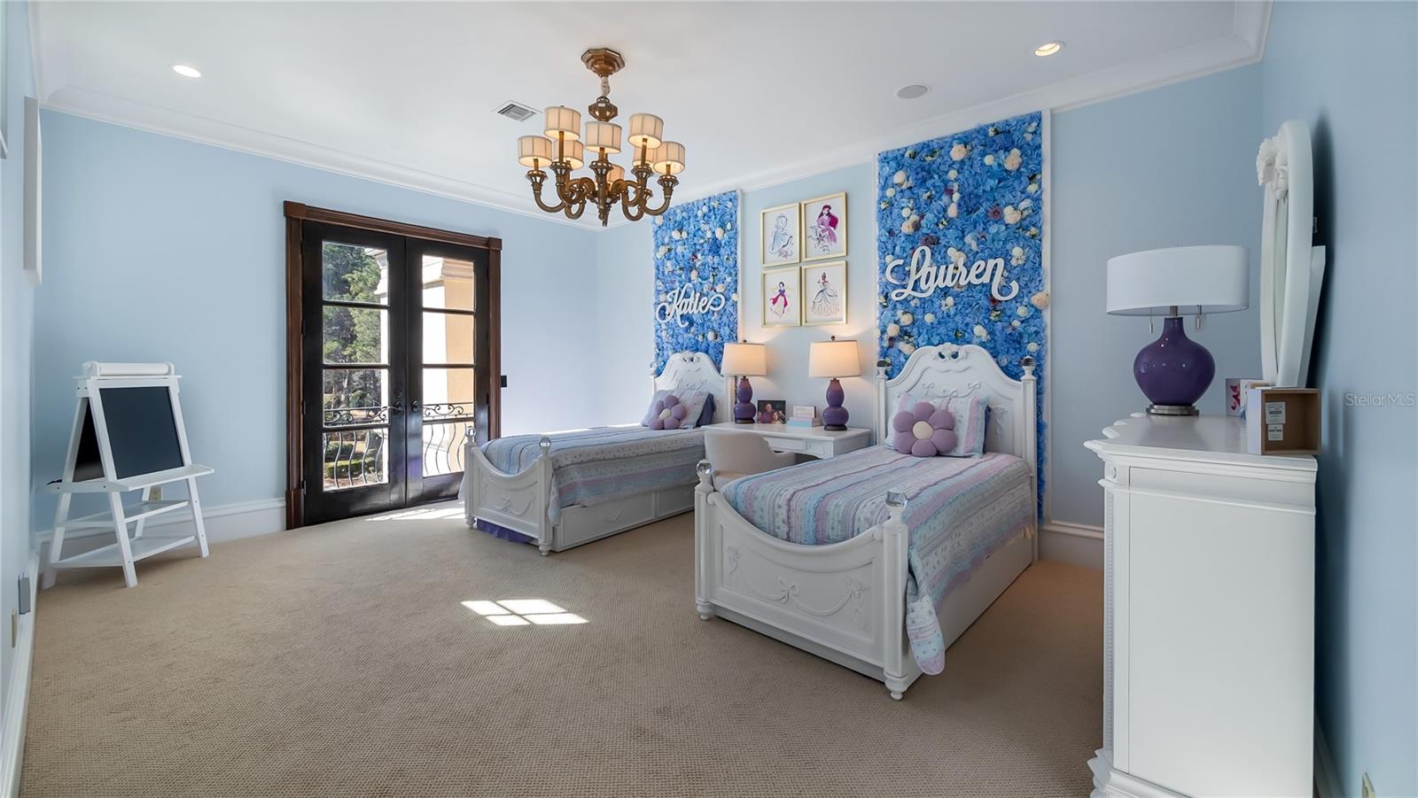 Image 32 of 47 For 16619 Arezo Court