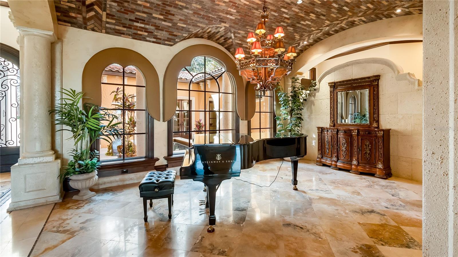 Image 4 of 47 For 16619 Arezo Court