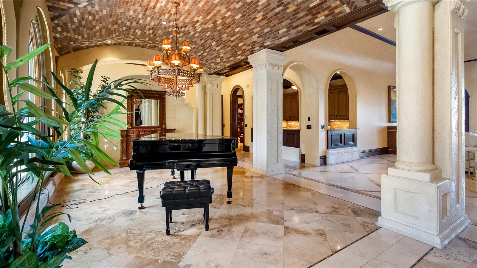 Image 5 of 47 For 16619 Arezo Court