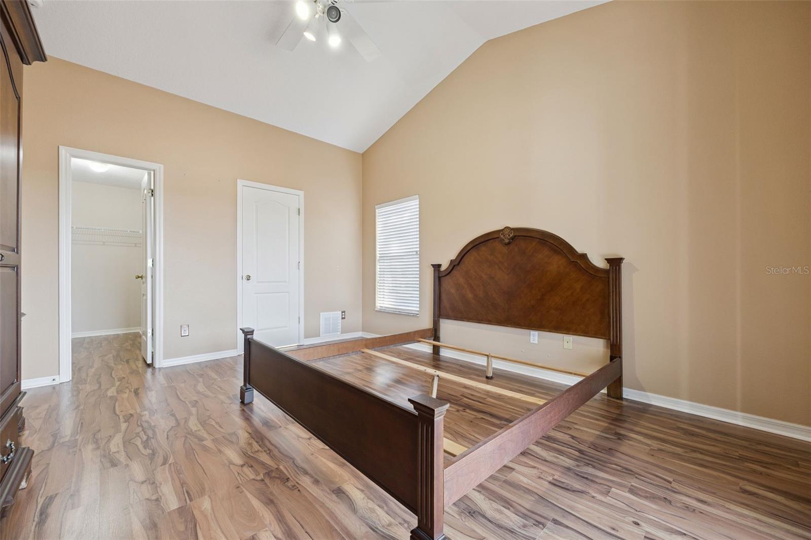 Image 18 of 35 For 10440 Lake Hasson Circle