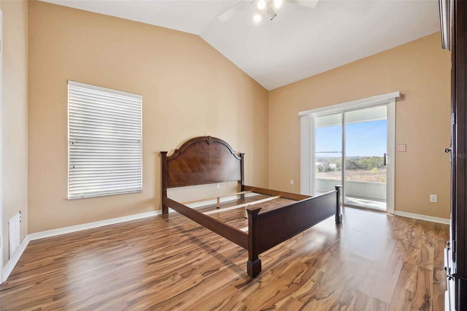 Image 19 of 35 For 10440 Lake Hasson Circle