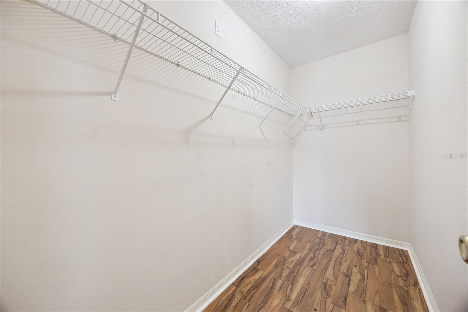 Image 21 of 35 For 10440 Lake Hasson Circle