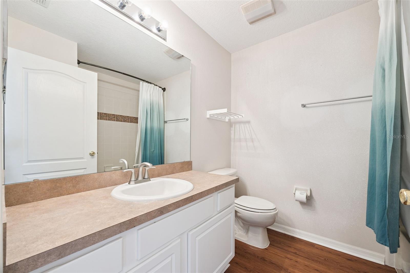 Image 24 of 35 For 10440 Lake Hasson Circle