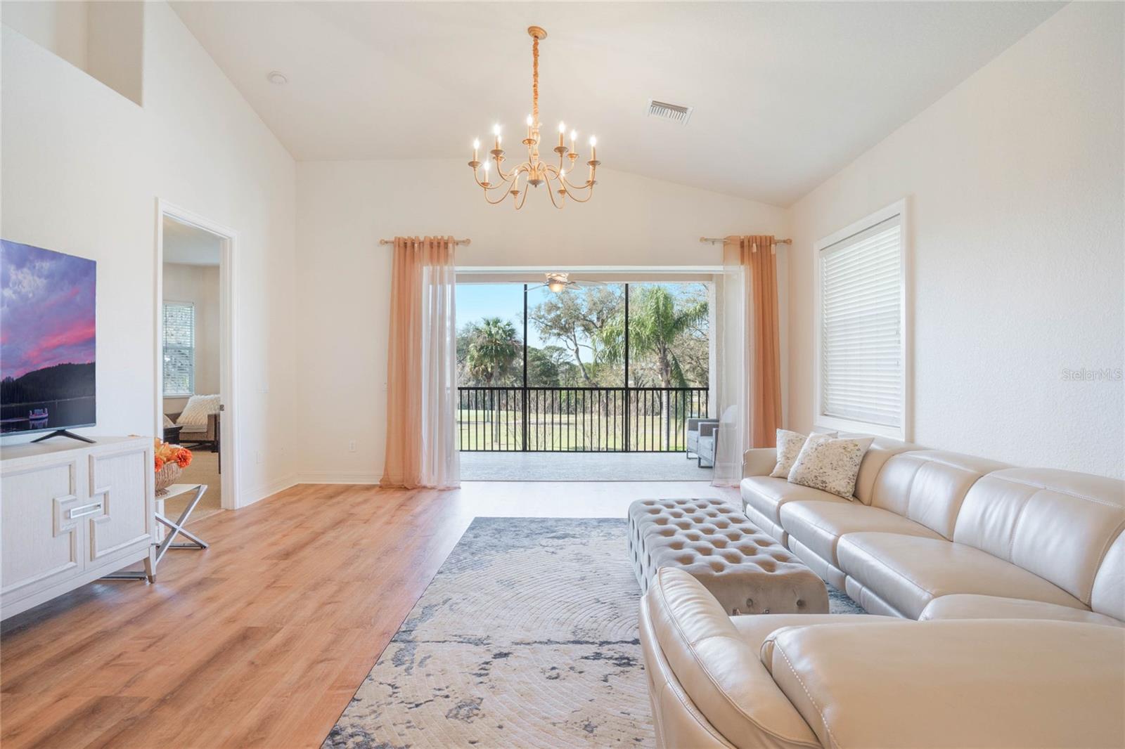 Listing photo id 9 for 54 Camino Real Boulevard 504