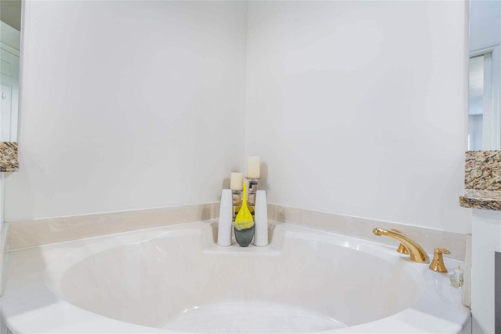 Listing photo id 41 for 54 Camino Real Boulevard 504