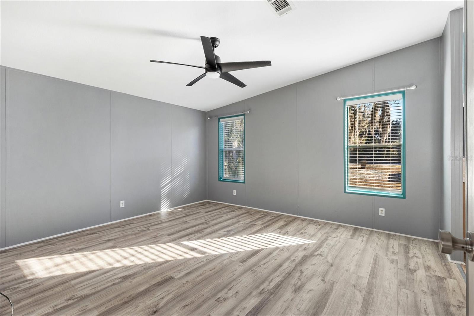 Image 16 of 59 For 357 Walters Place