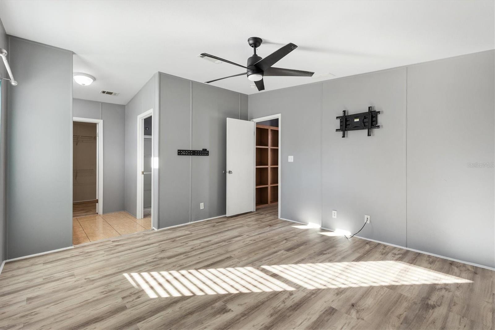 Image 17 of 59 For 357 Walters Place