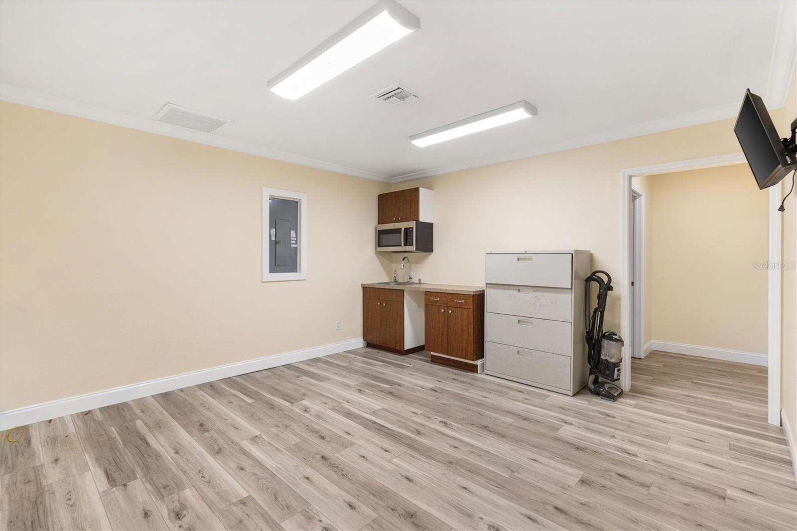 Image 42 of 59 For 357 Walters Place