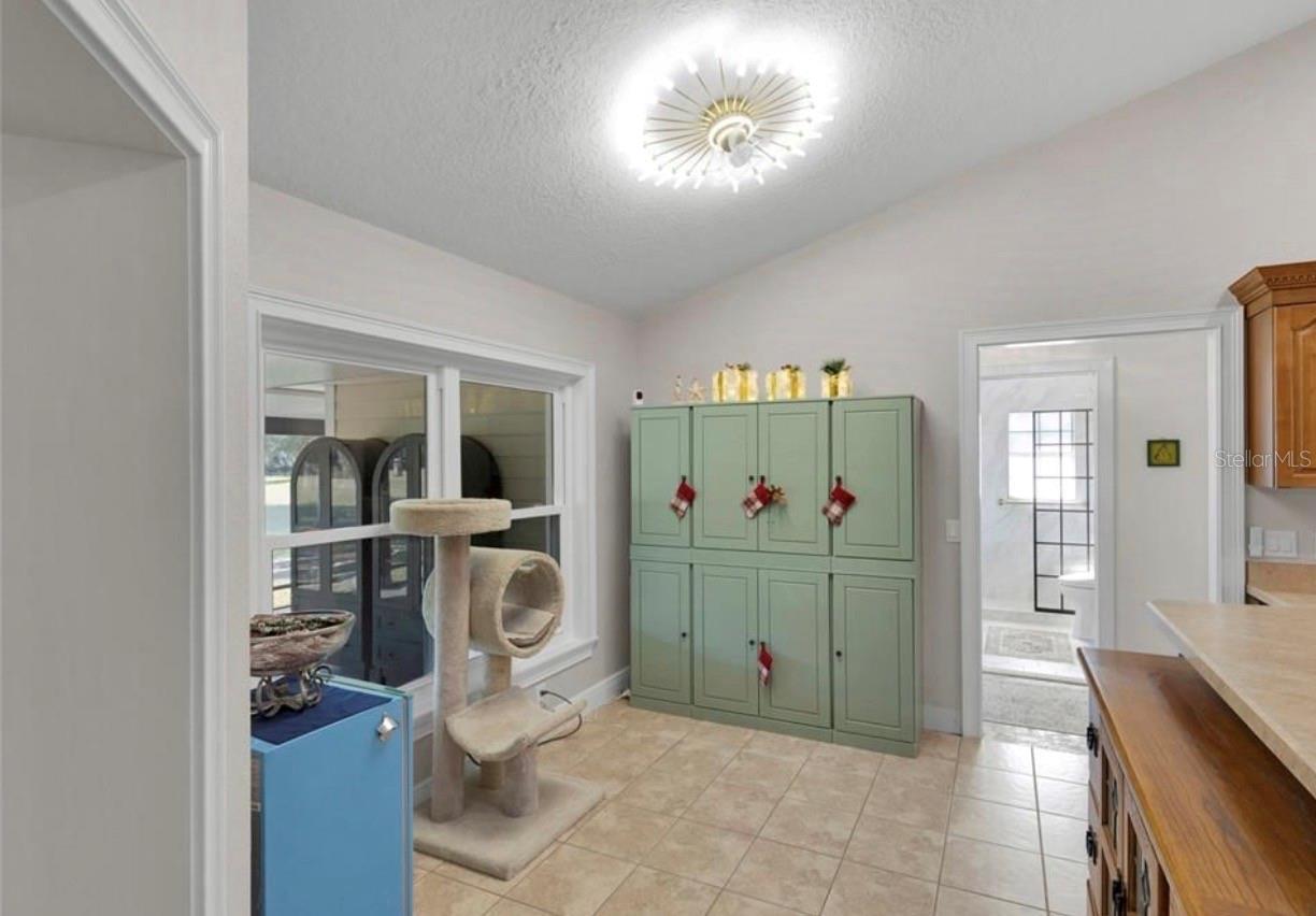 Image 15 of 30 For 400 Carman Drive