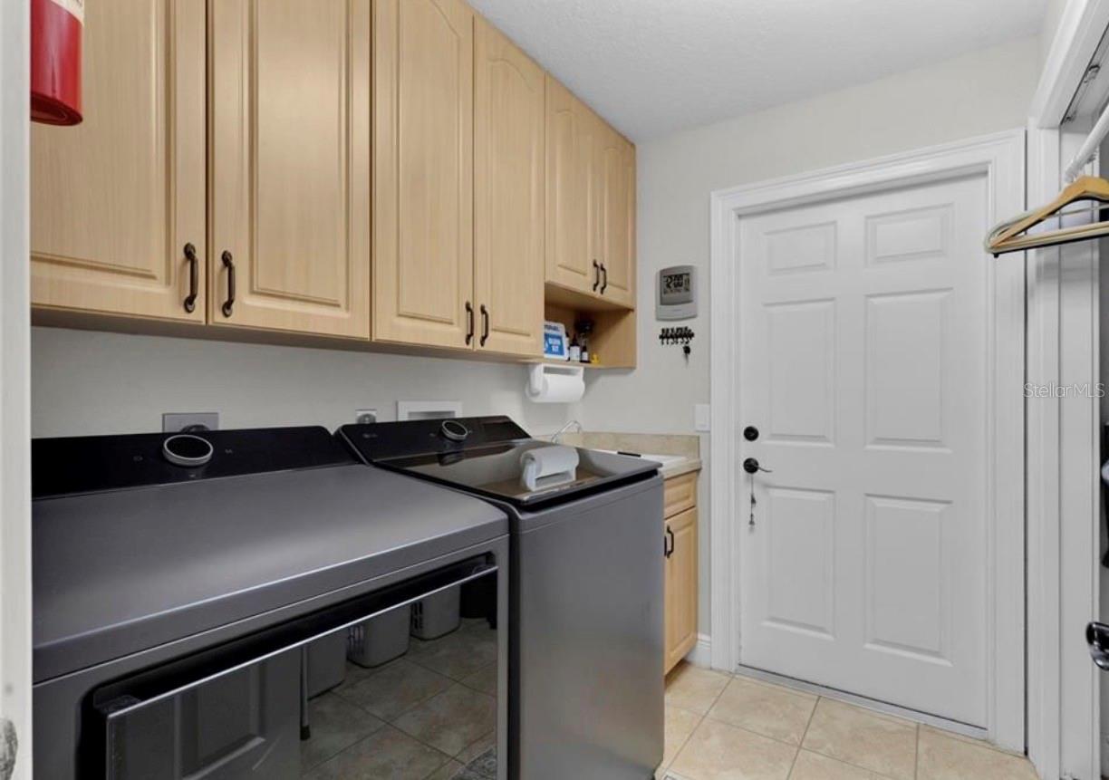 Image 16 of 30 For 400 Carman Drive