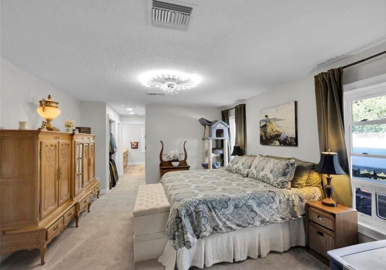 Image 25 of 30 For 400 Carman Drive