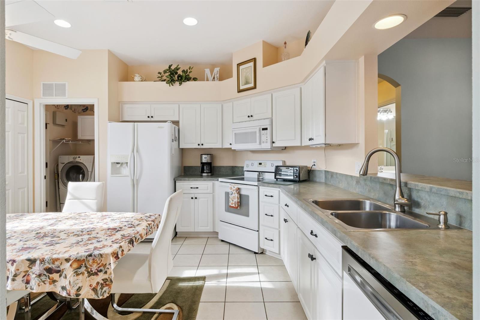 Image 11 of 48 For 6002 Armada Street