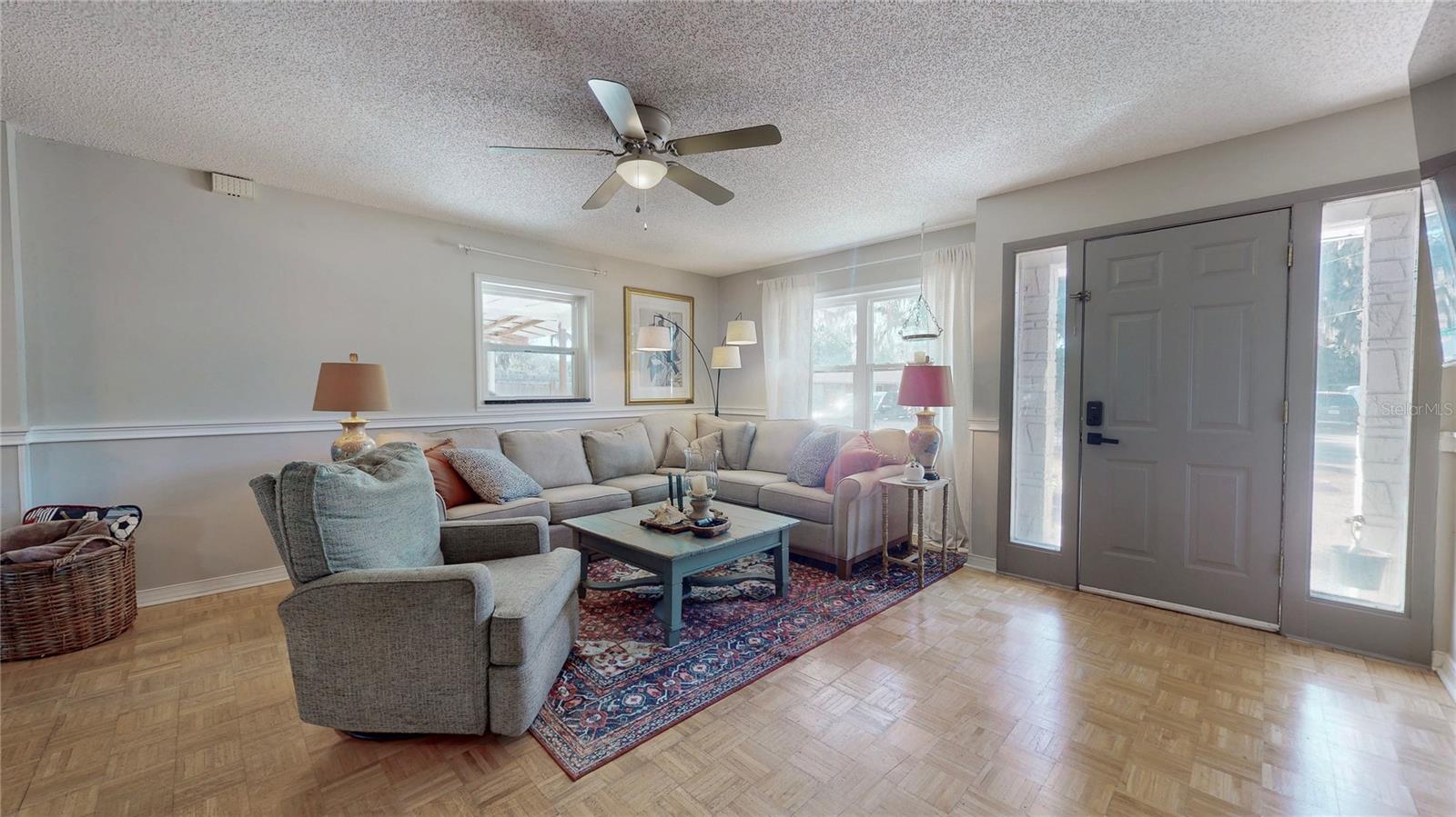 Image 5 of 37 For 10845 Margaret Drive