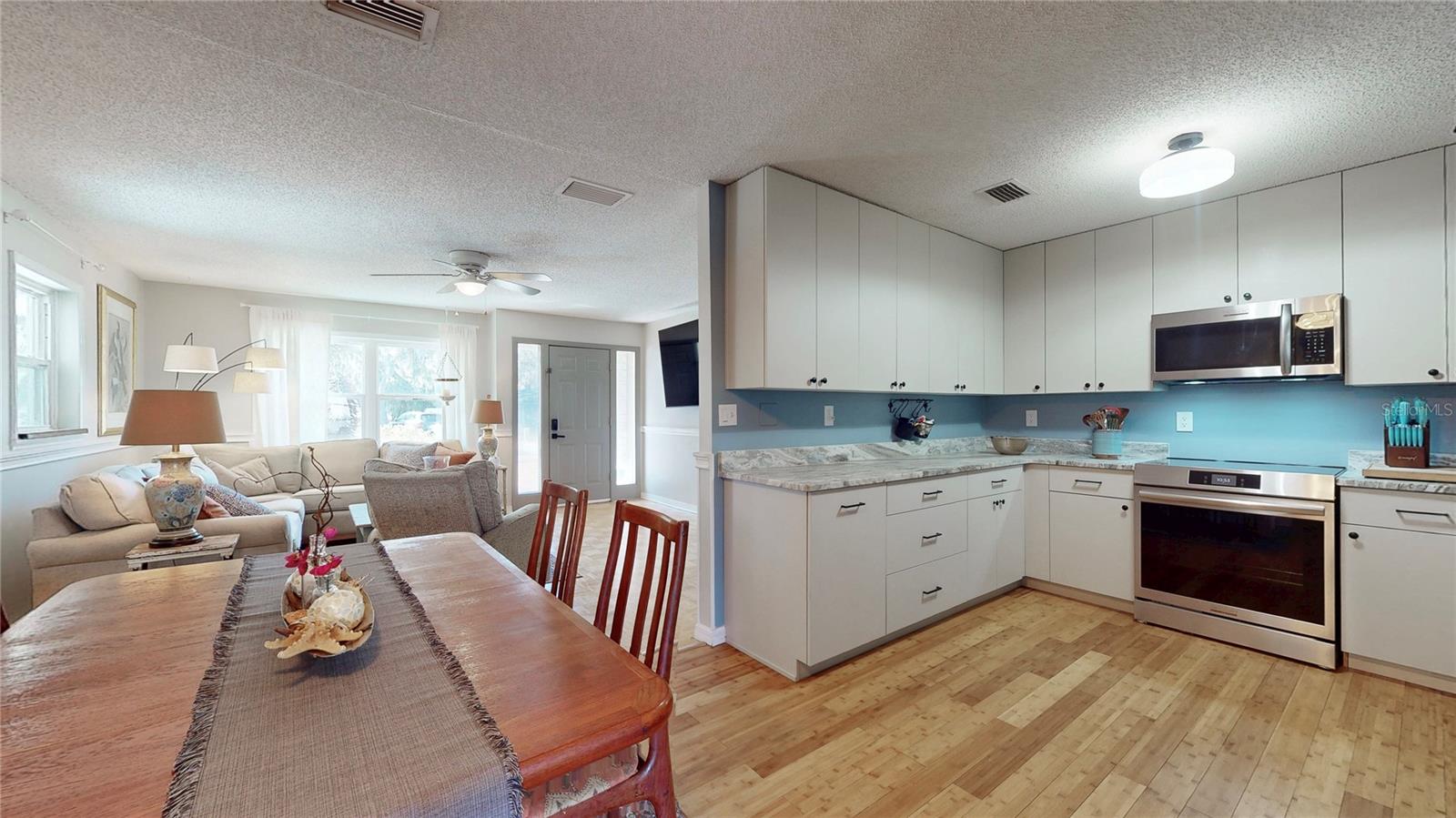 Image 9 of 37 For 10845 Margaret Drive