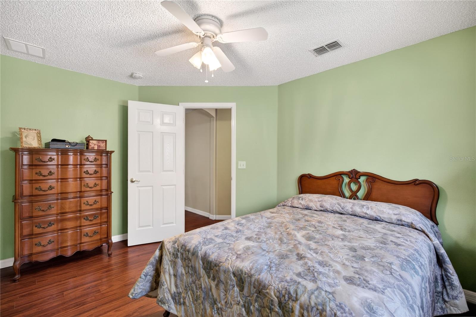 Image 18 of 57 For 4131 Capland Avenue