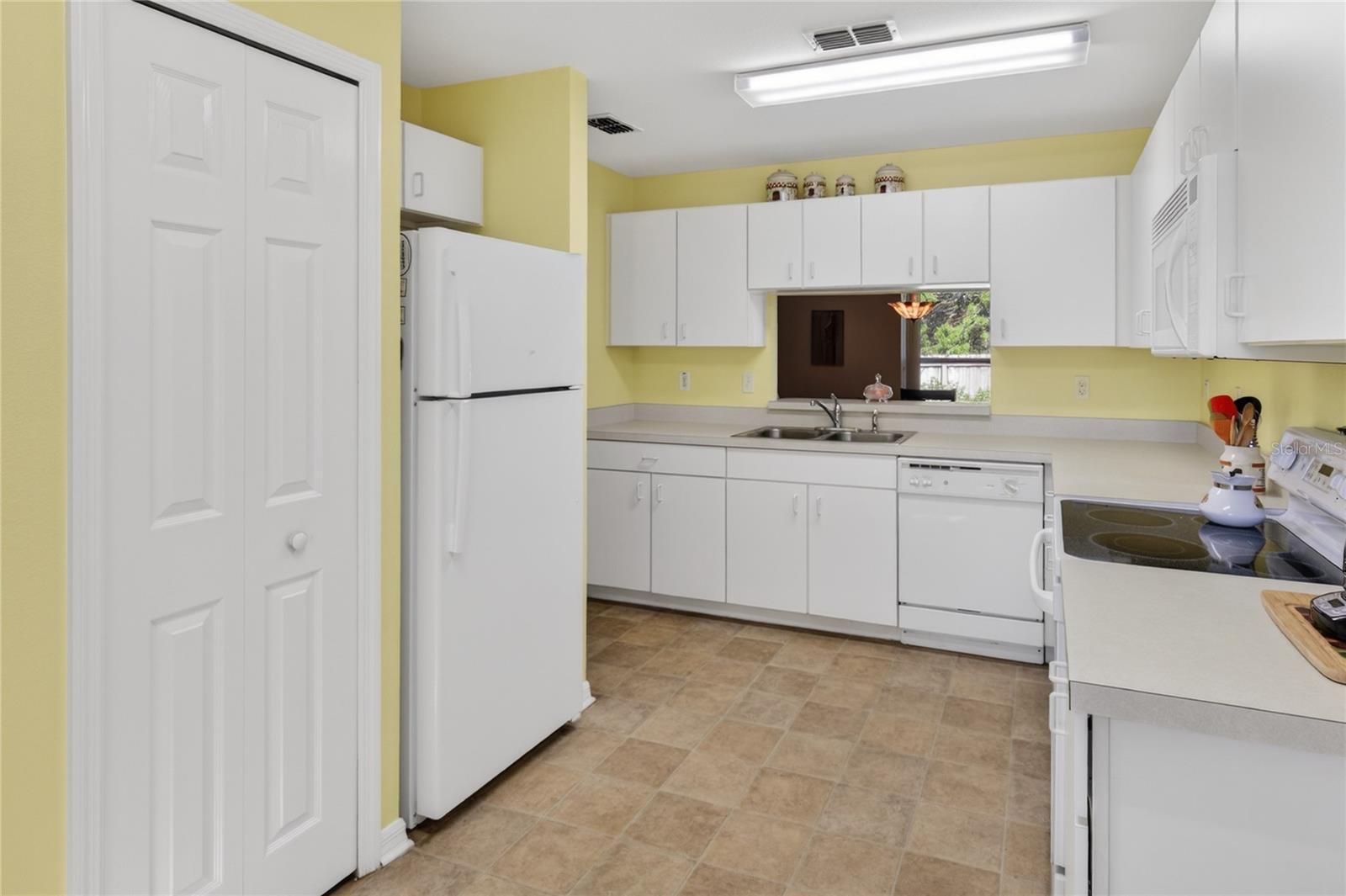 Image 26 of 57 For 4131 Capland Avenue