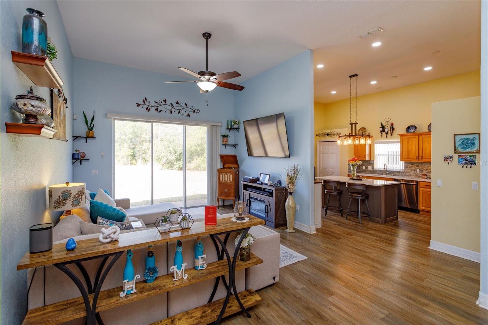 Image 11 of 31 For 16213 Citrus Parkway