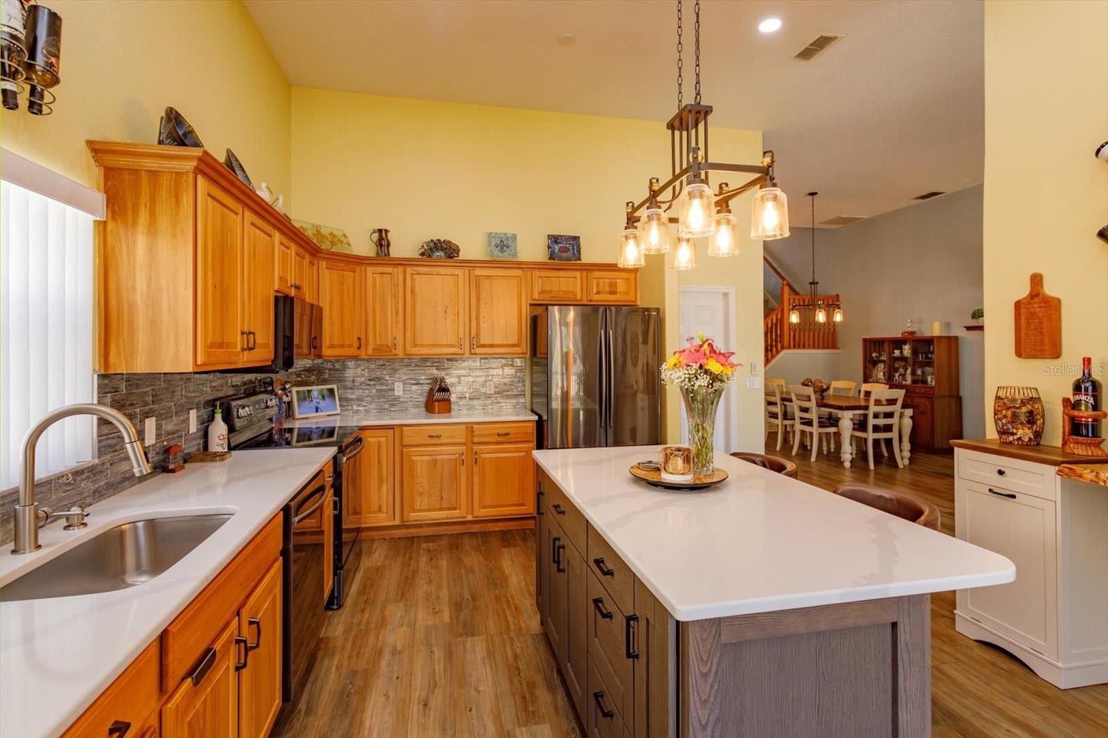 Image 13 of 31 For 16213 Citrus Parkway