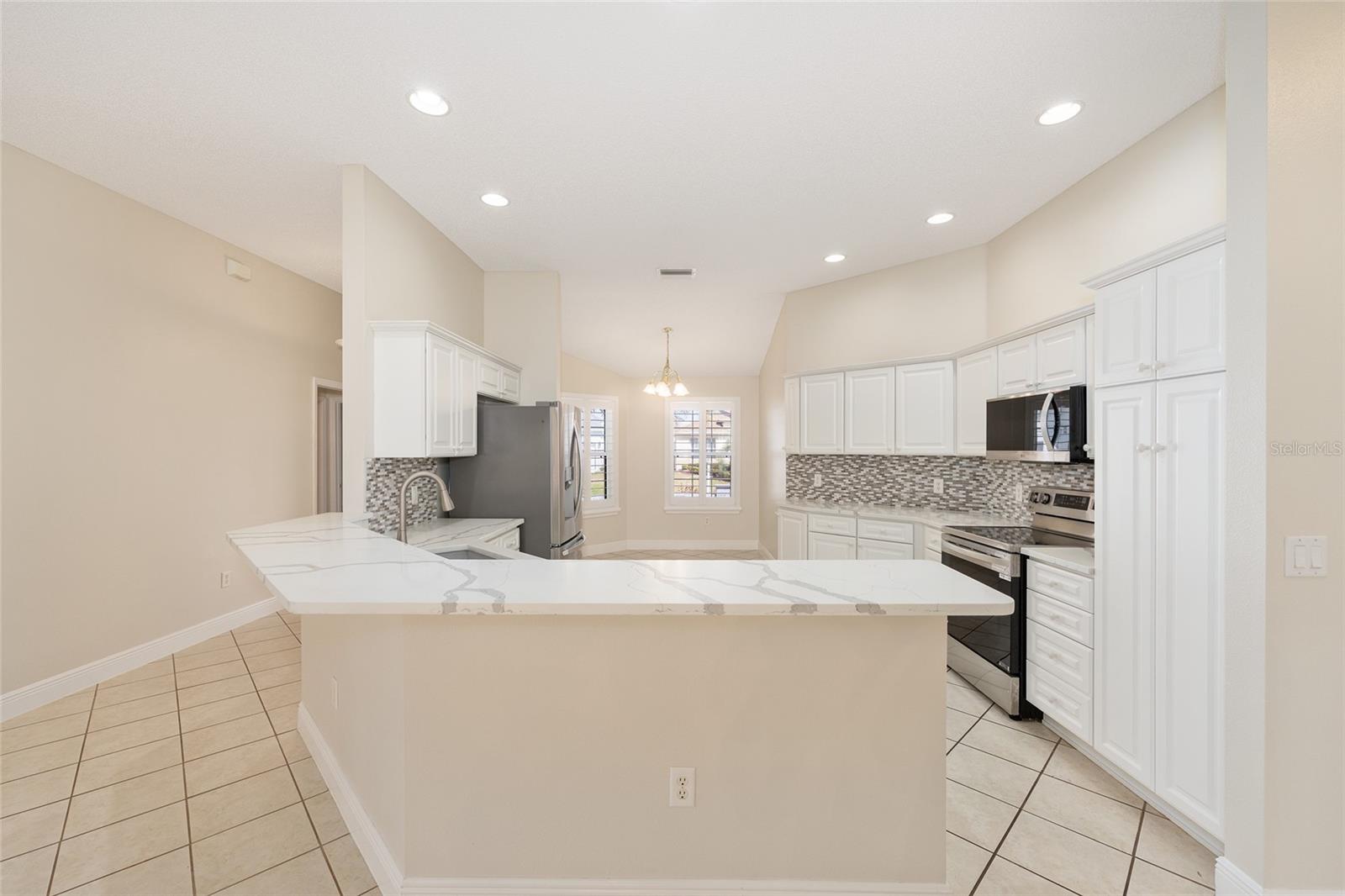 Image 11 of 61 For 840 Folsum Place