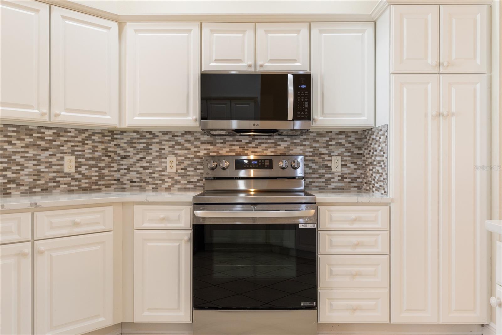 Image 17 of 61 For 840 Folsum Place