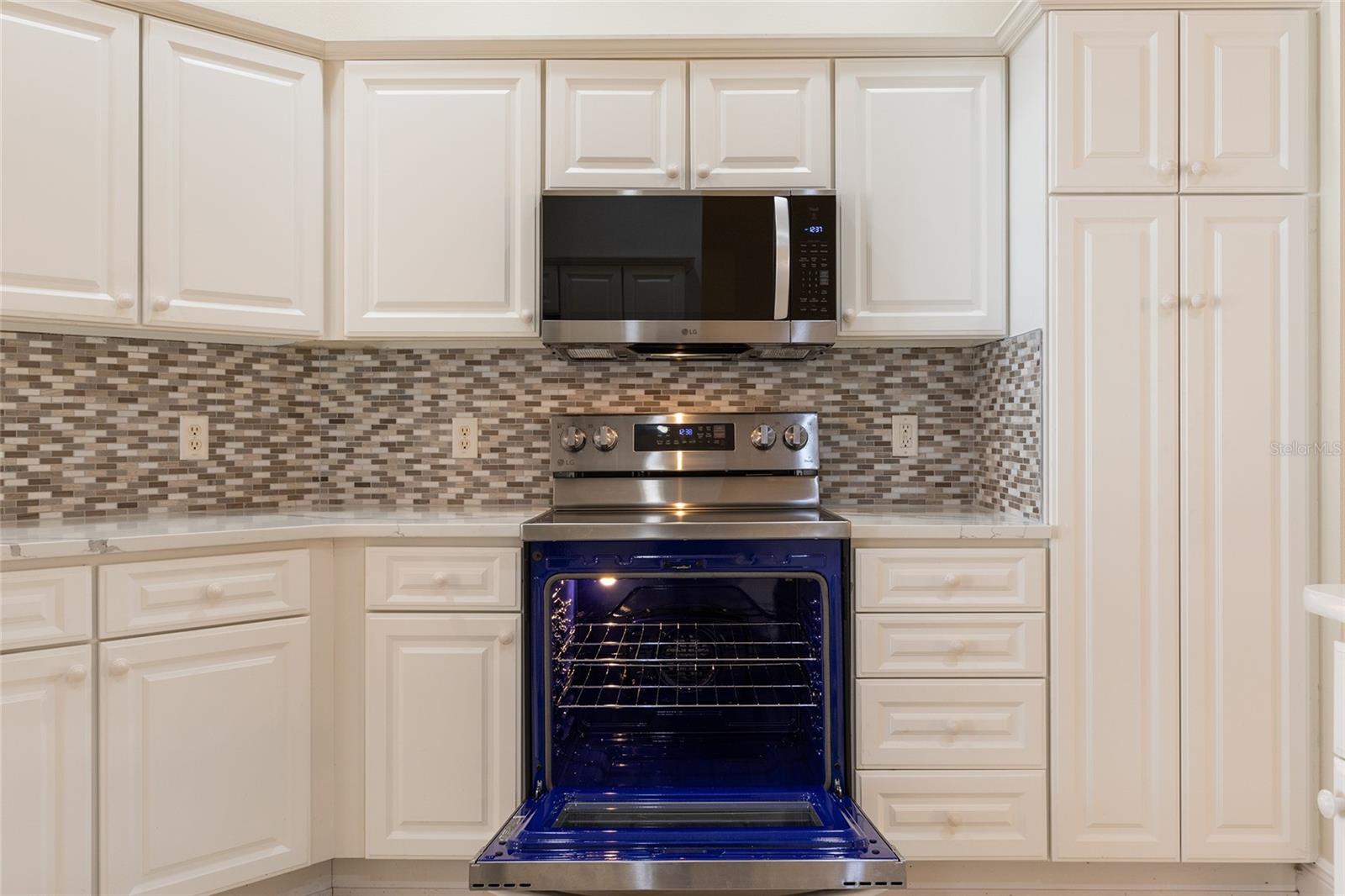 Image 18 of 61 For 840 Folsum Place