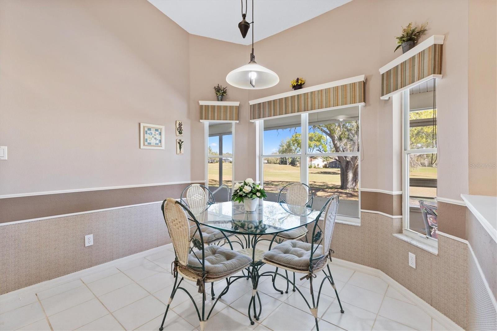 Image 17 of 41 For 3909 River Crest Circle