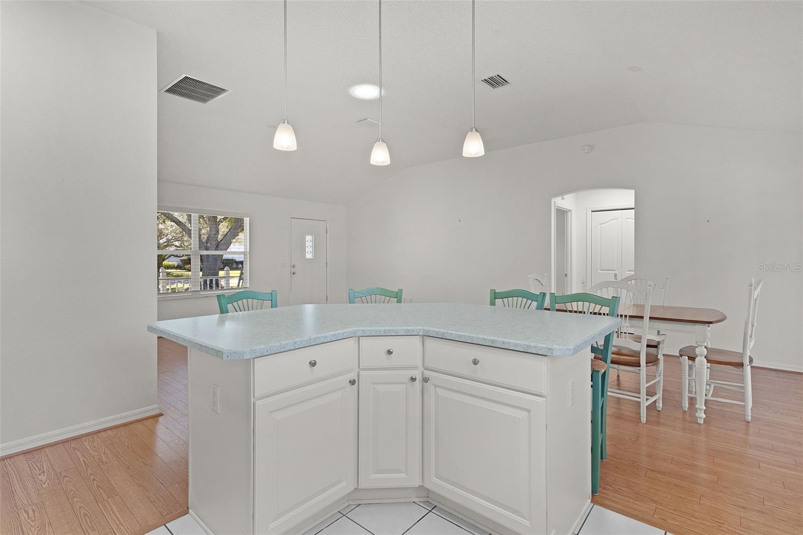 Image 14 of 43 For 1270 Weaton Court