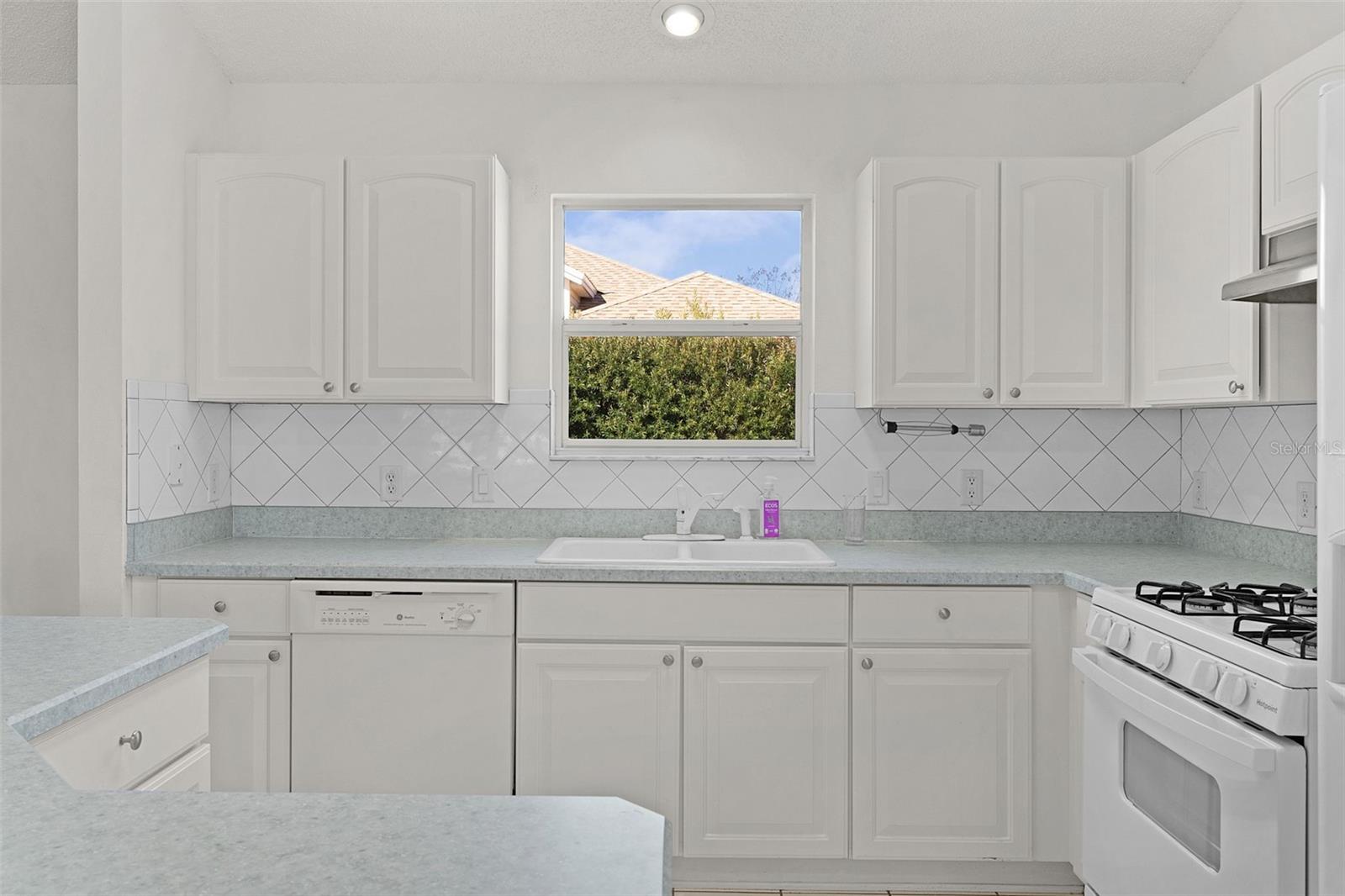 Image 15 of 43 For 1270 Weaton Court