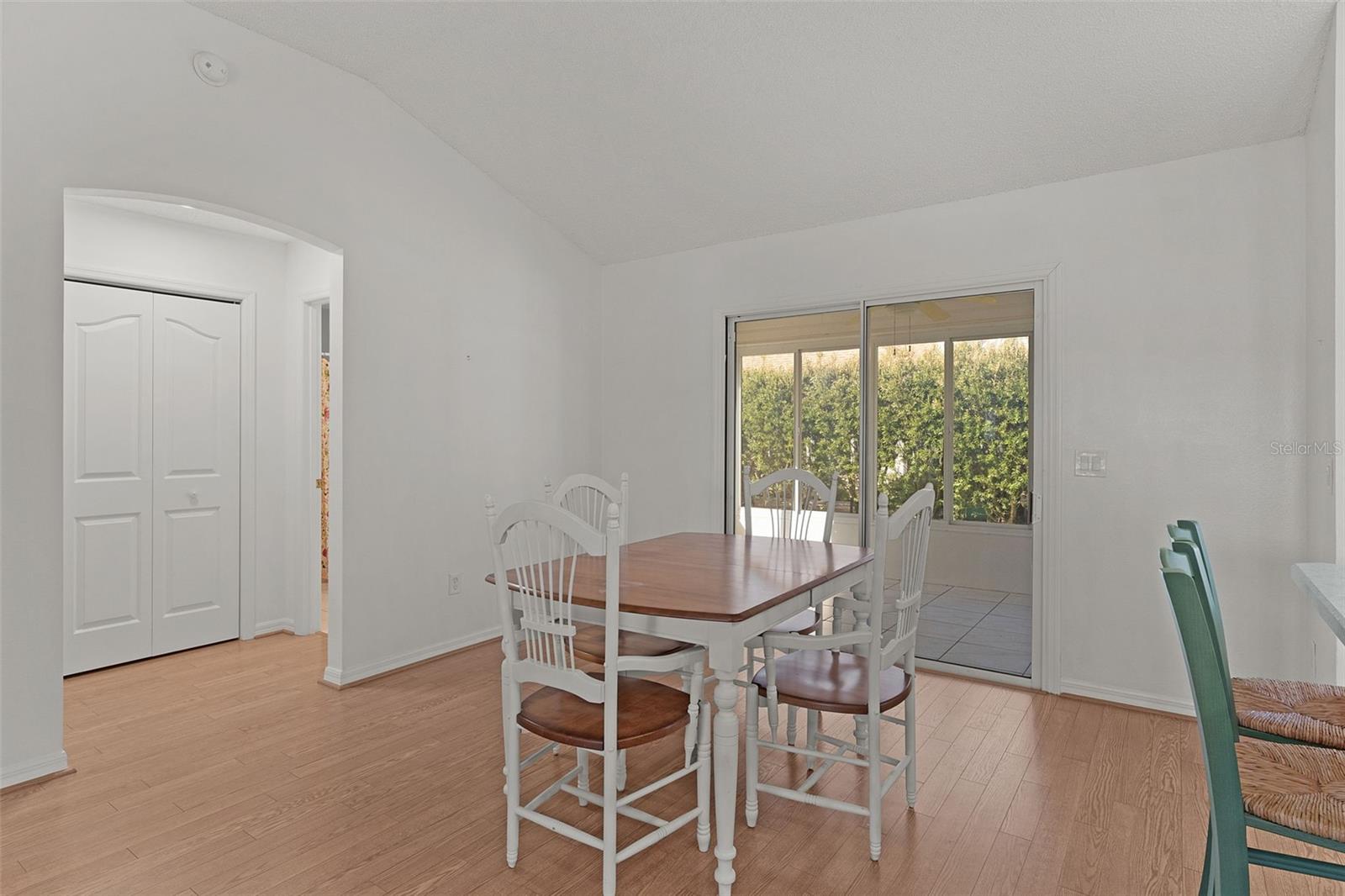 Image 17 of 43 For 1270 Weaton Court