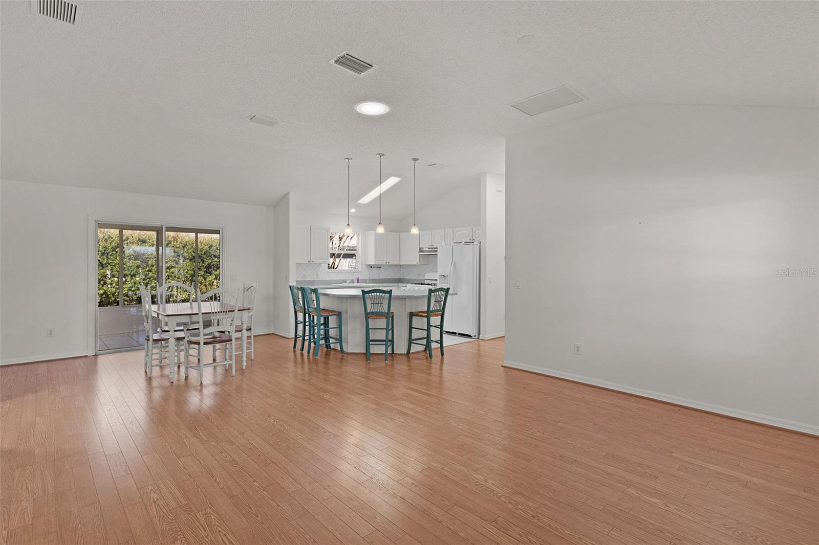 Image 7 of 43 For 1270 Weaton Court