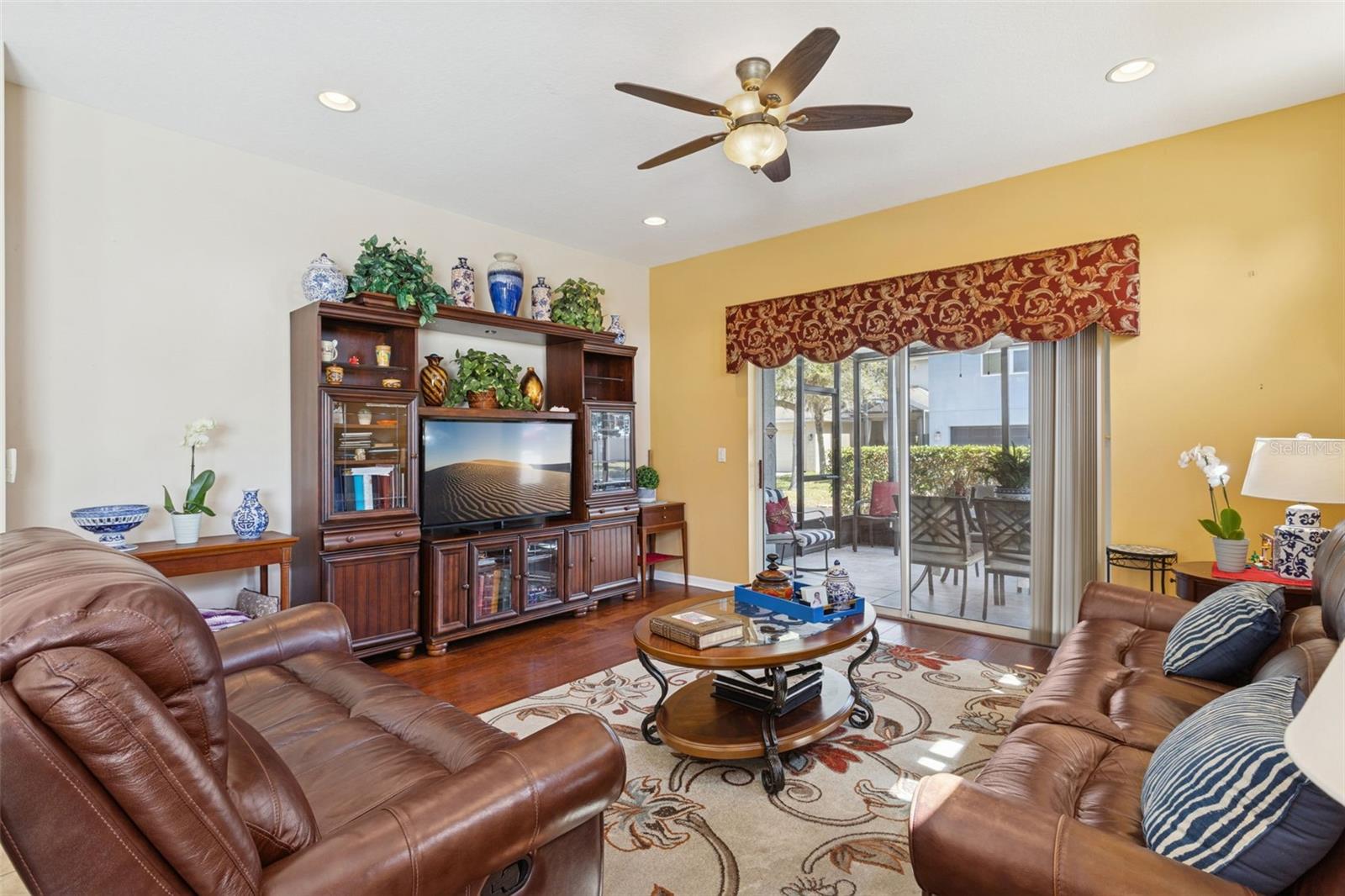 Image 12 of 37 For 408 Grassy Key Way