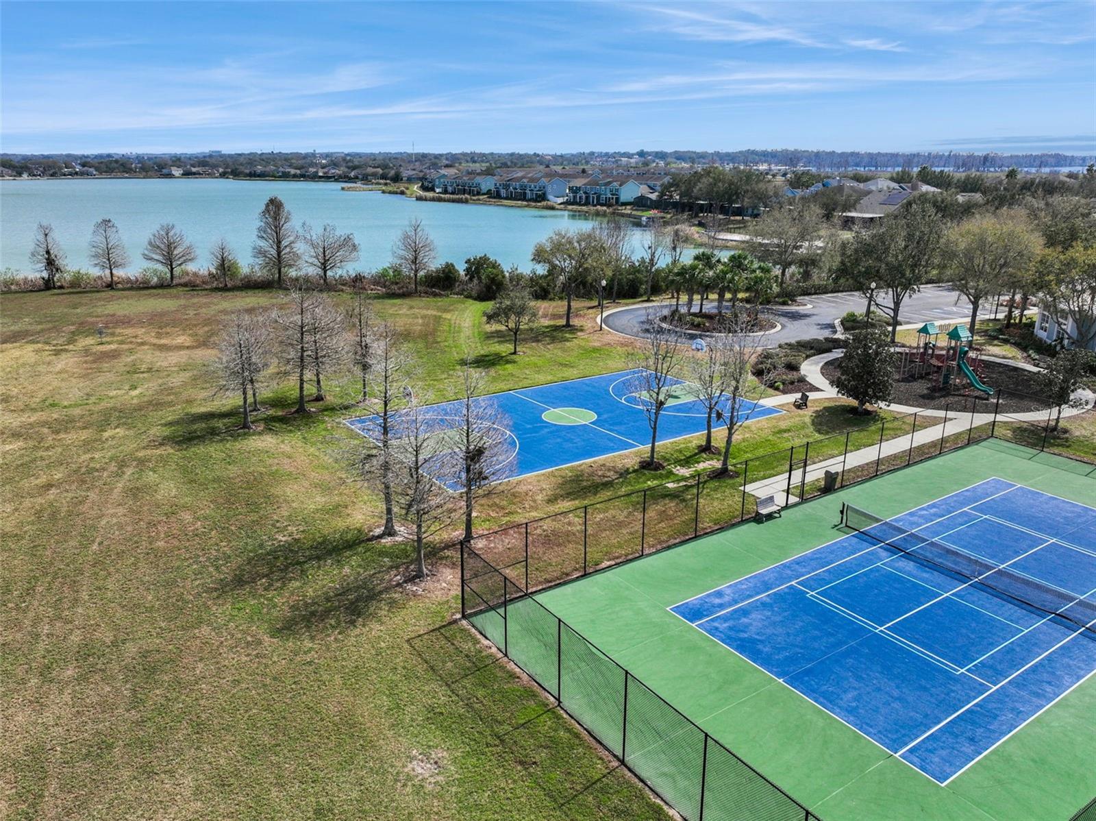 Image 31 of 37 For 408 Grassy Key Way