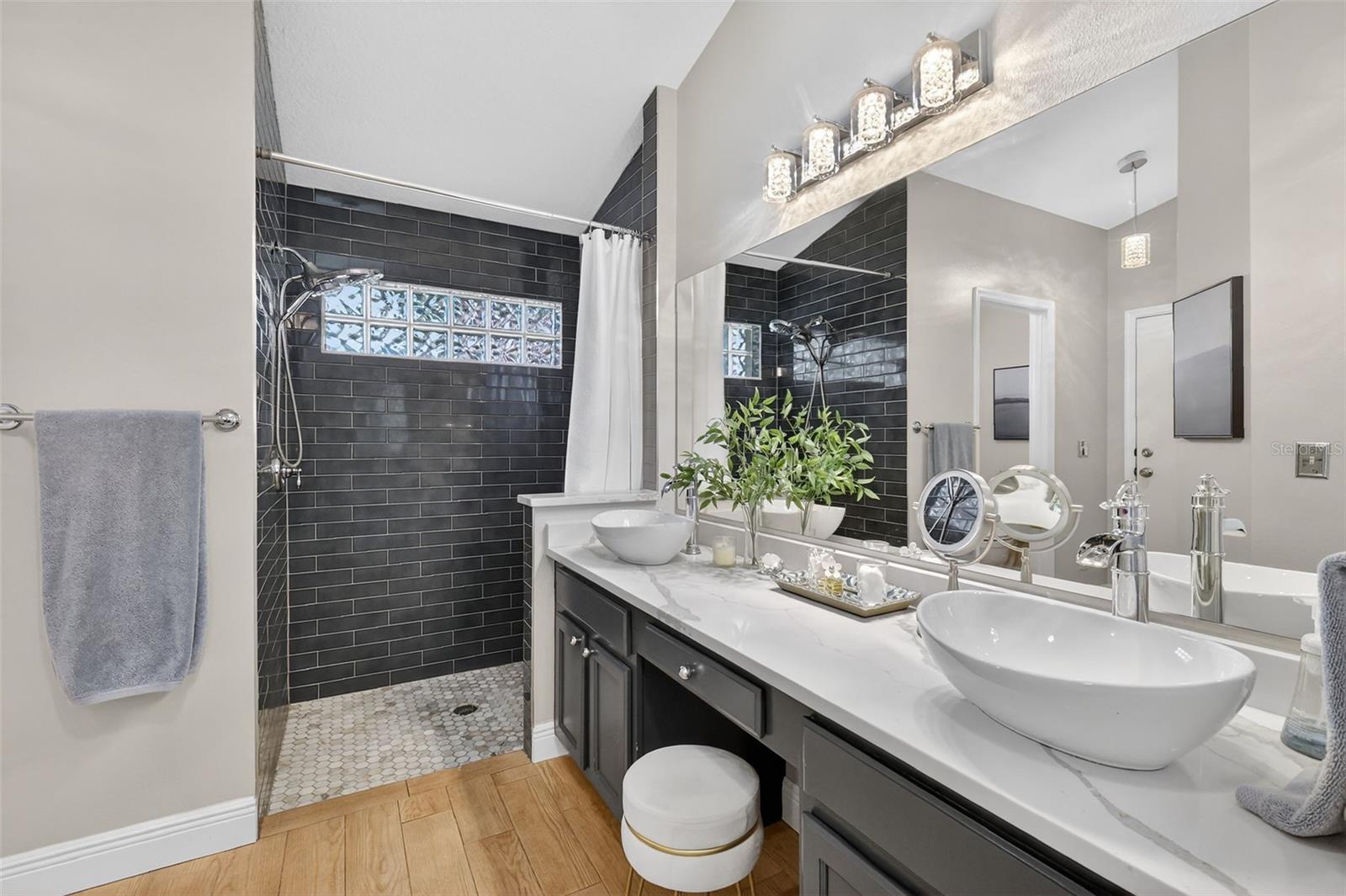 Image 13 of 38 For 319 Eastridge Drive