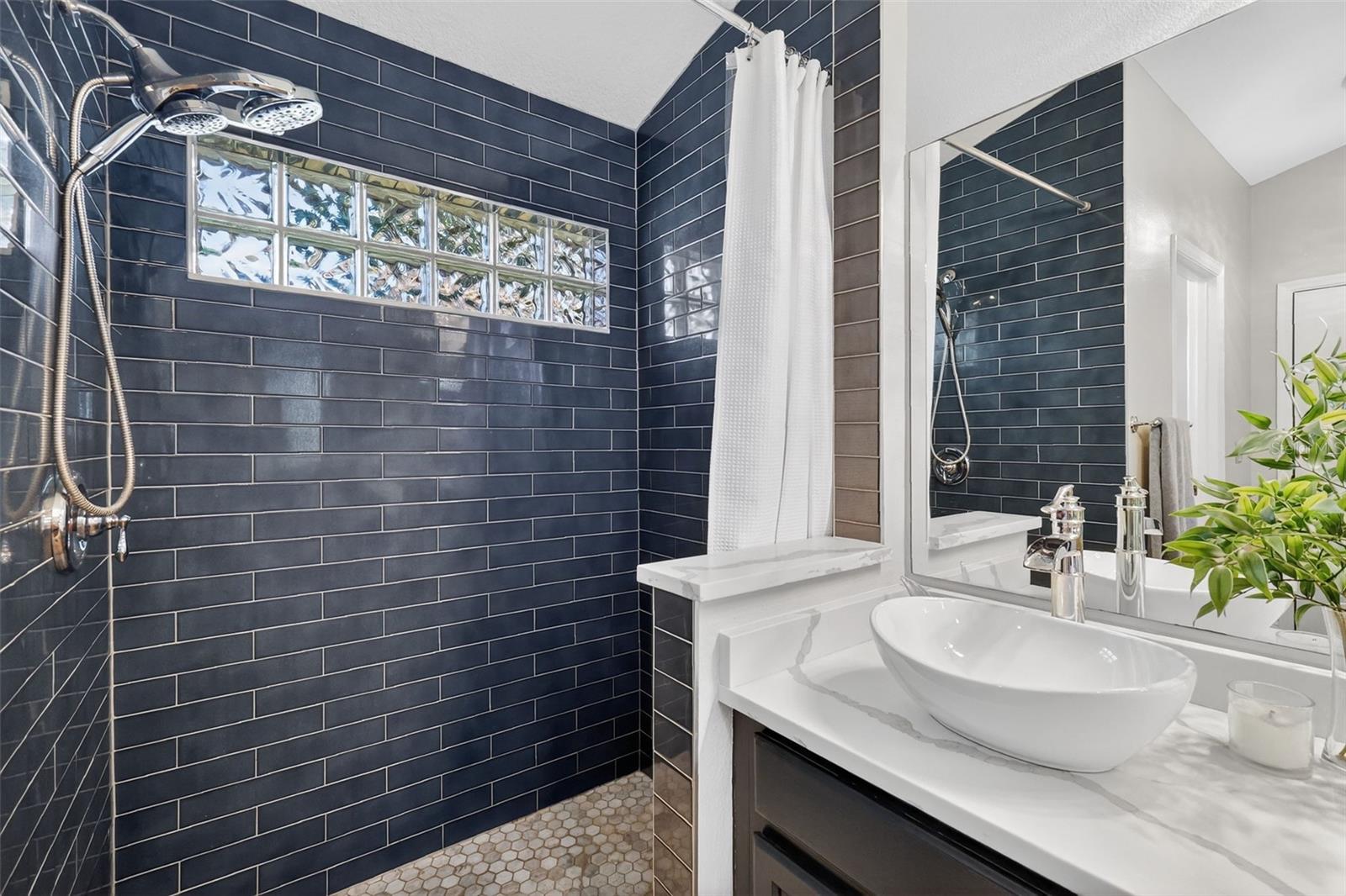 Image 14 of 38 For 319 Eastridge Drive